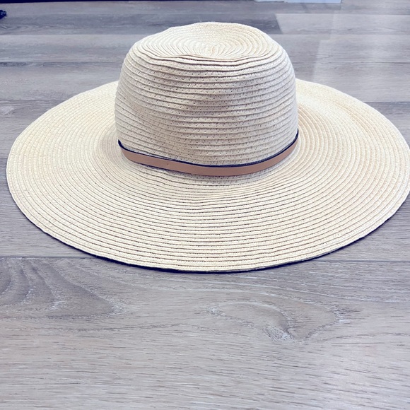 Banana Republic floppy sun hat - Picture 1 of 4